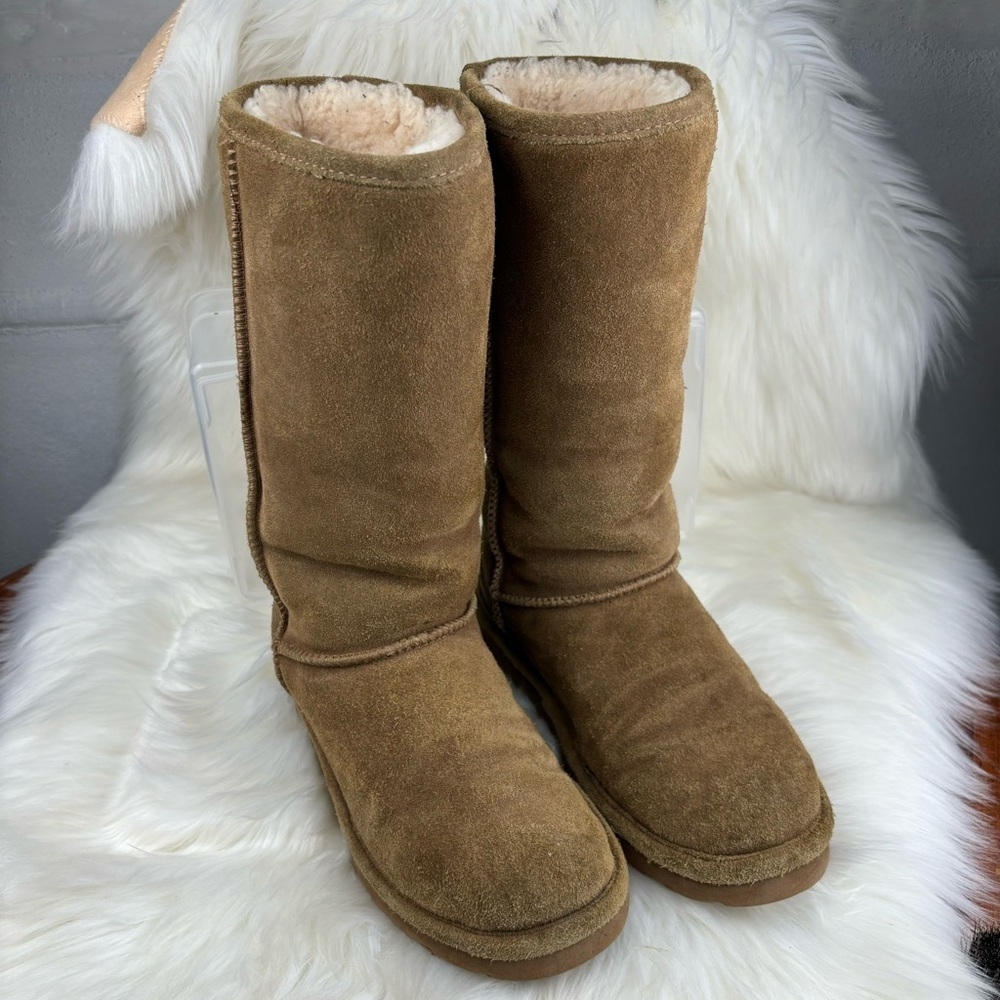 BEARPAW FUR WINTER TALL BOOTS SIZE 8